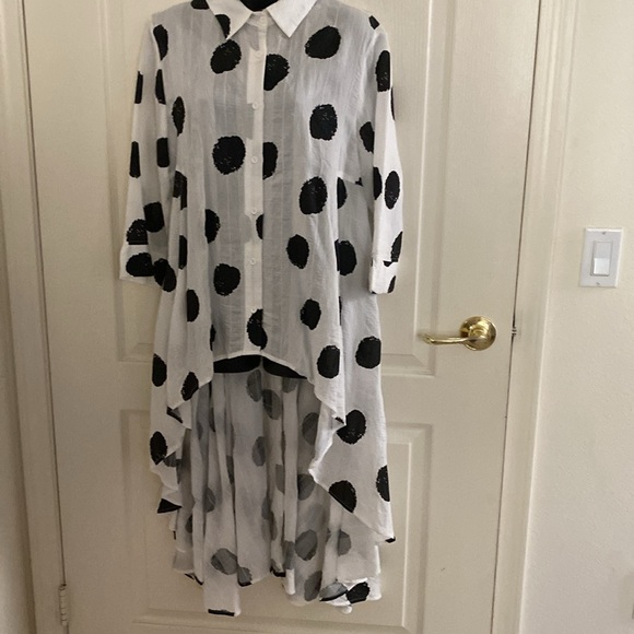 Top - Picture 2 of 3